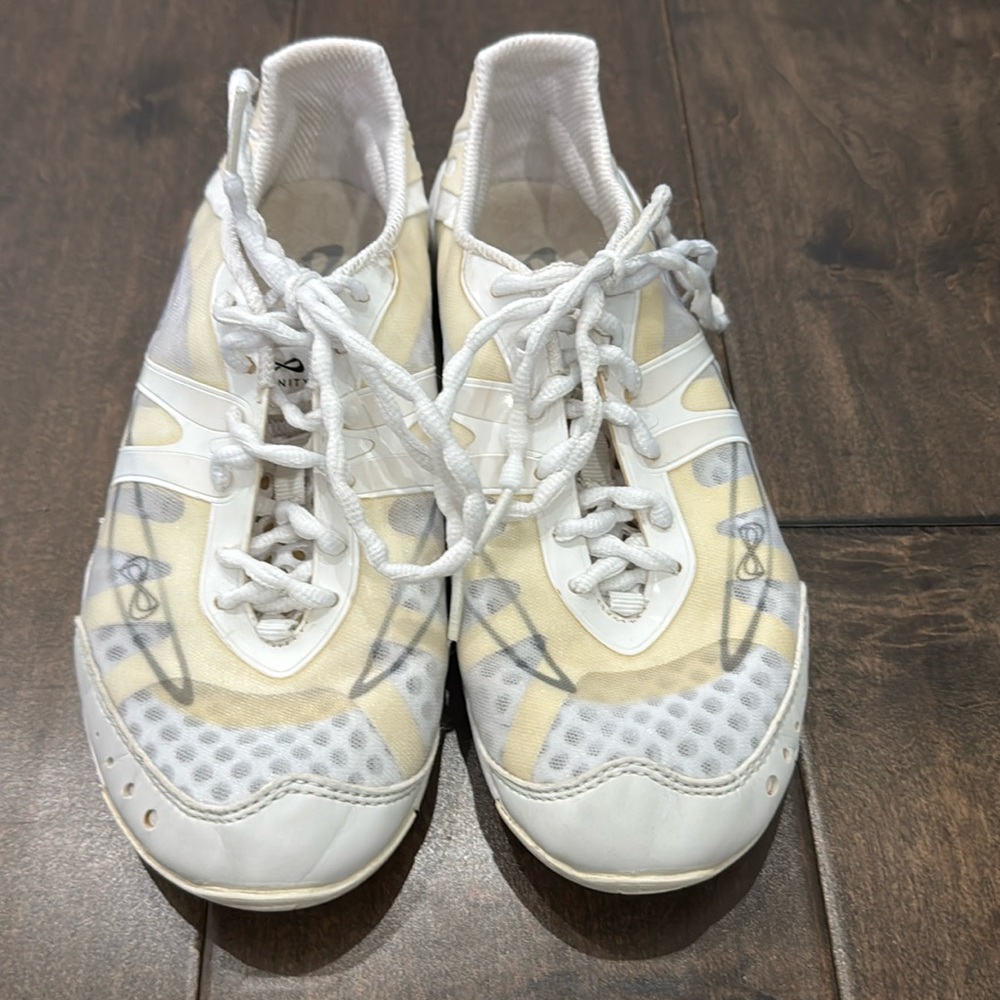 Nfinity Womens Vengeance Cheerleading Shoes 8.5 Used